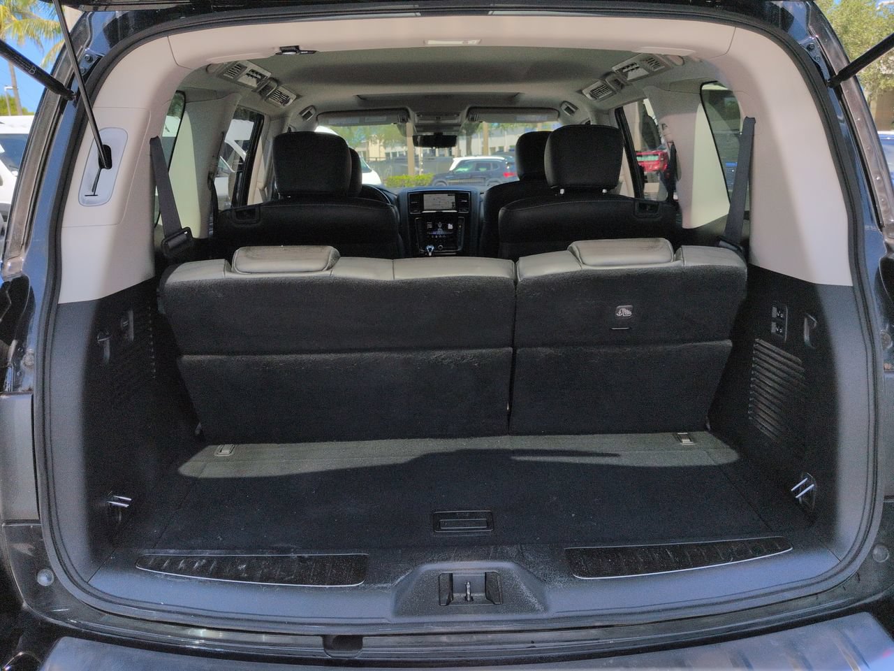 Used 2021 INFINITI QX80 Luxe w/ All-Season Package RWD image 13
