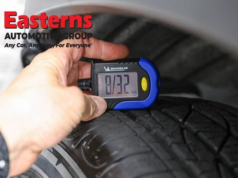 Used 2022 Toyota RAV4 LE AWD/4WD image 27