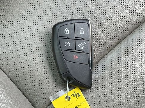 Used 2022 GMC Sierra 1500 SLT w/ SLT Convenience Package image 31