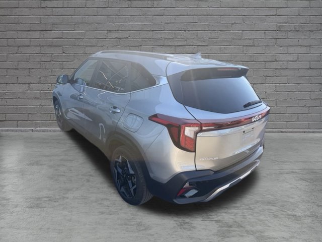 Certified 2025 Kia Seltos EX w/ EX Sunroof Package AWD/4WD image 3