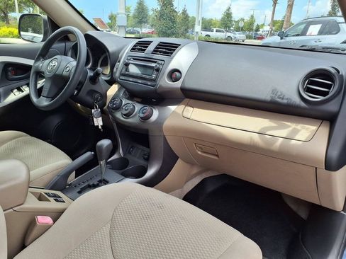 Used 2012 Toyota RAV4 FWD w/ Upgrade Value Pkg image 11