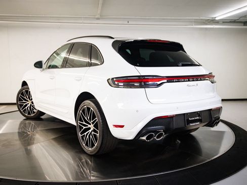 Certified 2023 Porsche Macan S AWD/4WD image 3