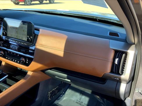 Used 2022 Nissan Pathfinder Platinum w/ Cargo Package image 19