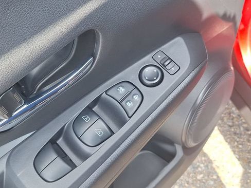 Certified 2024 Nissan Kicks SR w/ SR Premium Package FWD image 12