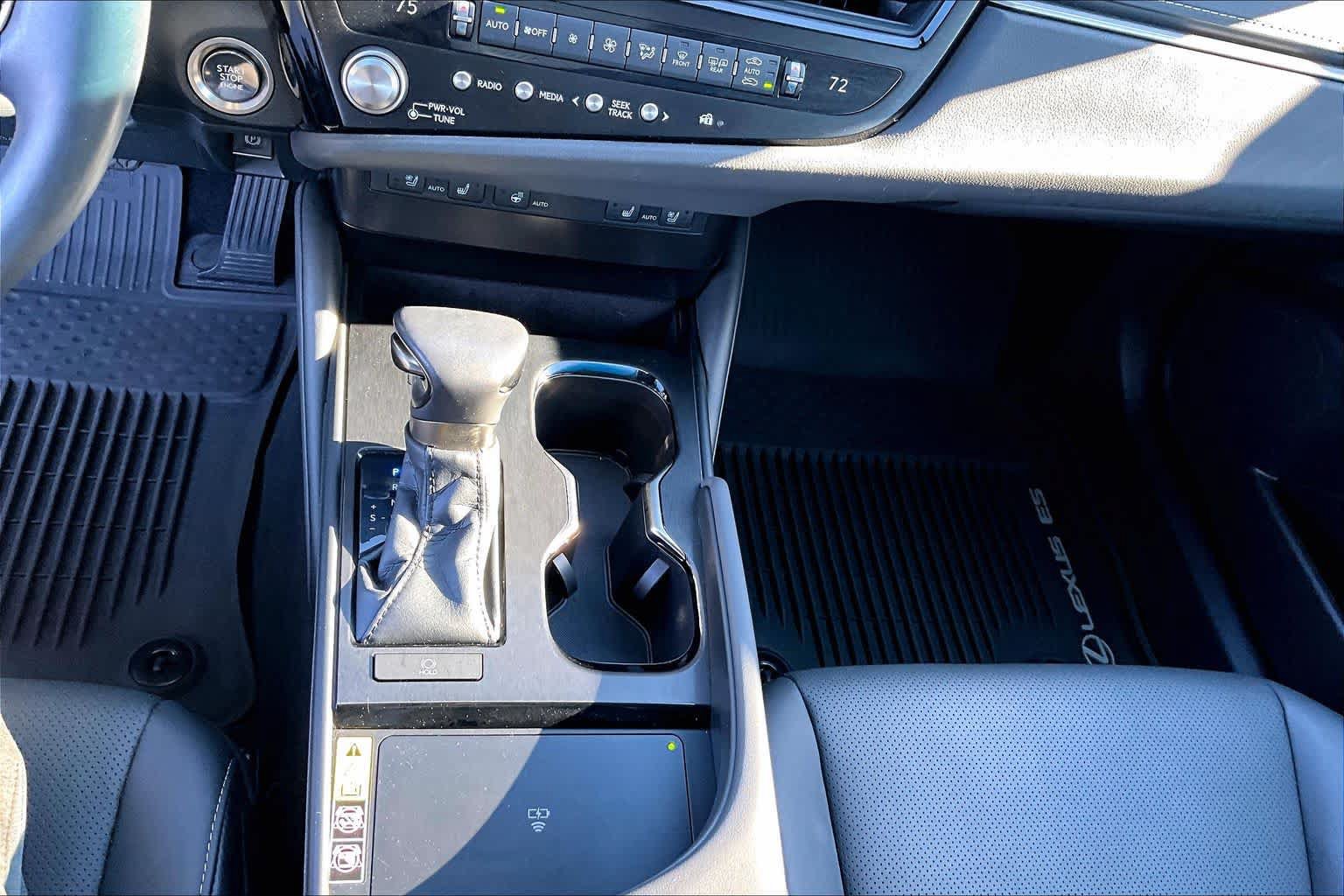 Used 2024 Lexus ES 350 w/ Premium Package FWD image 15
