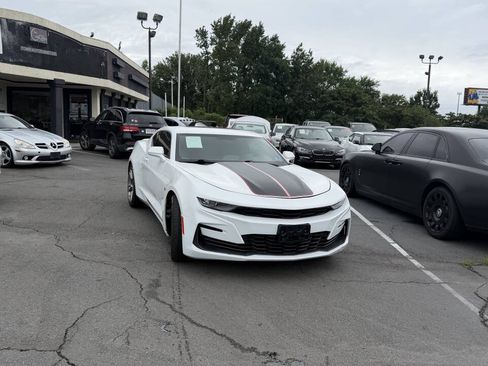 Used 2021 Chevrolet Camaro LT w/ RS Package RWD image 4