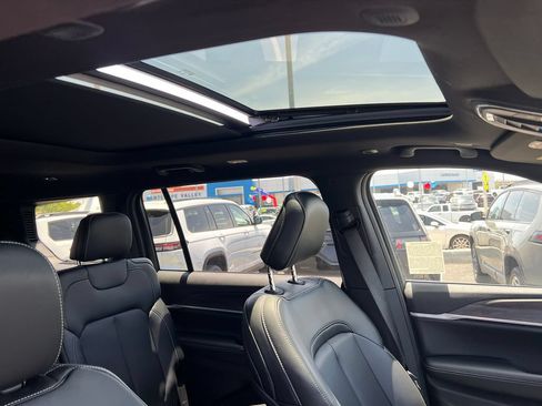New 2026 Jeep Grand Cherokee L Limited w/ Limited Altitude Package AWD/4WD image 18
