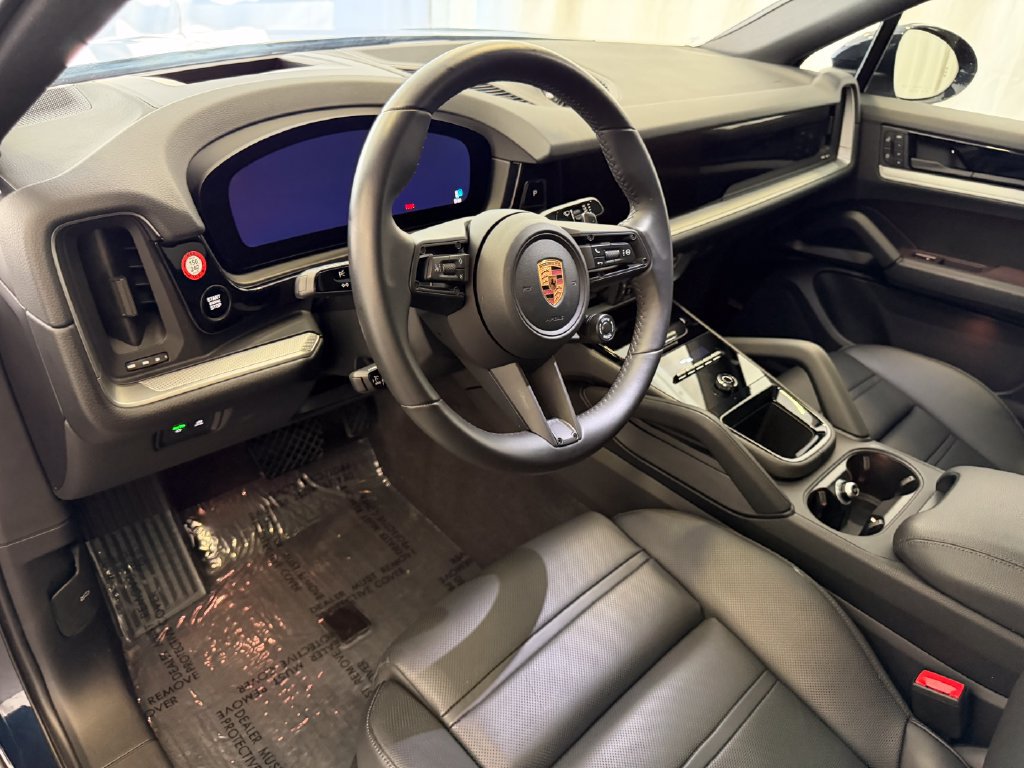 Certified 2026 Porsche Cayenne Coupe AWD/4WD image 4