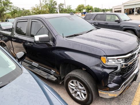 Used 2024 Chevrolet Silverado 1500 LT RWD image 6