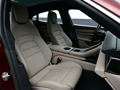 Certified 2022 Porsche Taycan 4S image 17