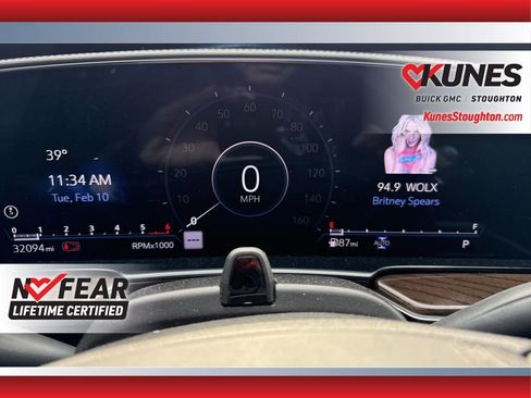 Used 2024 Cadillac Escalade ESV Sport Platinum w/ LPO, ONYX Package image 32