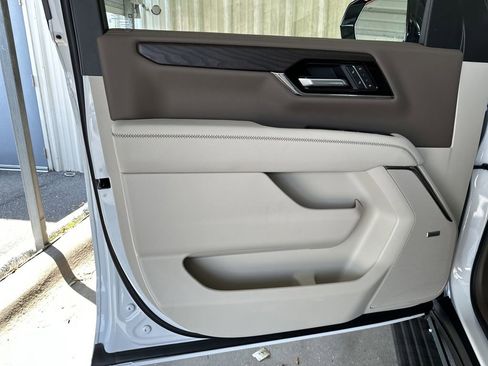 New 2026 GMC Yukon XL Denali w/ Denali Reserve Package AWD/4WD image 10