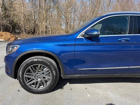 Used 2018 Mercedes-Benz GLC 300 4MATIC image 5