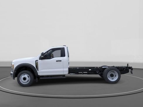 New 2026 Ford F450 XL w/ XL Chrome Package RWD image 3