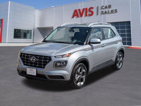 Used 2025 Hyundai Venue SEL image 1