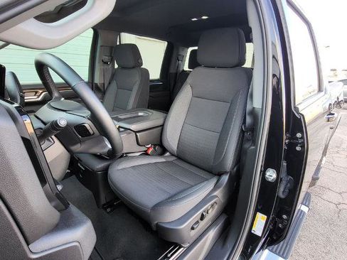 Used 2025 Chevrolet Silverado 2500 LT w/ Convenience Package image 17