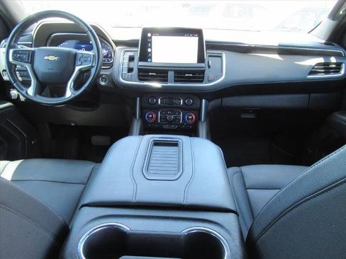 Used 2022 Chevrolet Suburban LT w/ Luxury Package AWD/4WD image 12