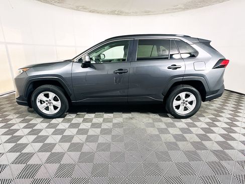 Used 2021 Toyota RAV4 XLE w/ Convenience Package FWD image 6