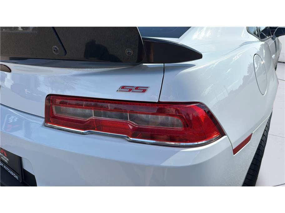 Used 2015 Chevrolet Camaro SS w/ RS Package RWD image 12