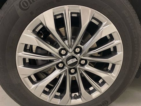 Used 2025 Cadillac XT4 Premium Luxury image 25