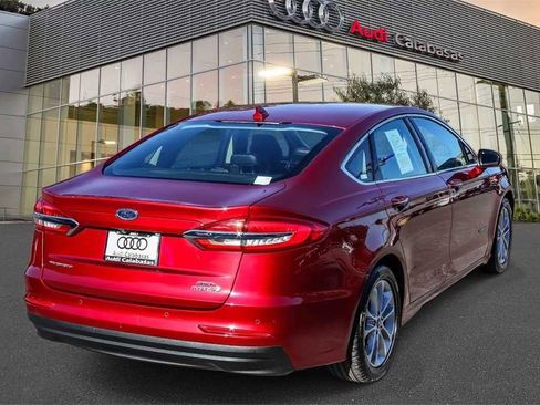 Used 2019 Ford Fusion SEL image 4