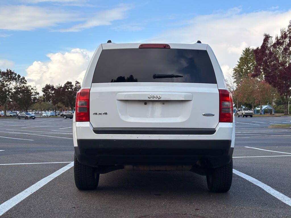 Used 2012 Jeep Patriot Latitude AWD/4WD image 4