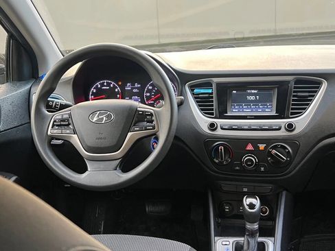 Used 2021 Hyundai Accent SE image 12