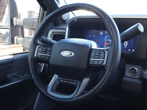 Used 2025 Ford F450 Platinum image 16