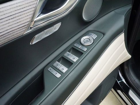 New 2025 Genesis GV80 3.5T Prestige image 14