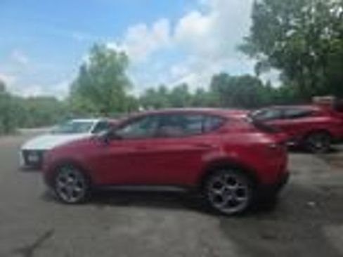 Used 2024 Alfa Romeo Tonale Veloce AWD/4WD image 2