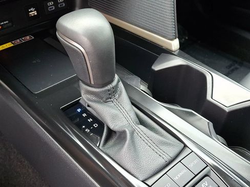 Used 2026 Toyota Camry SE FWD image 16