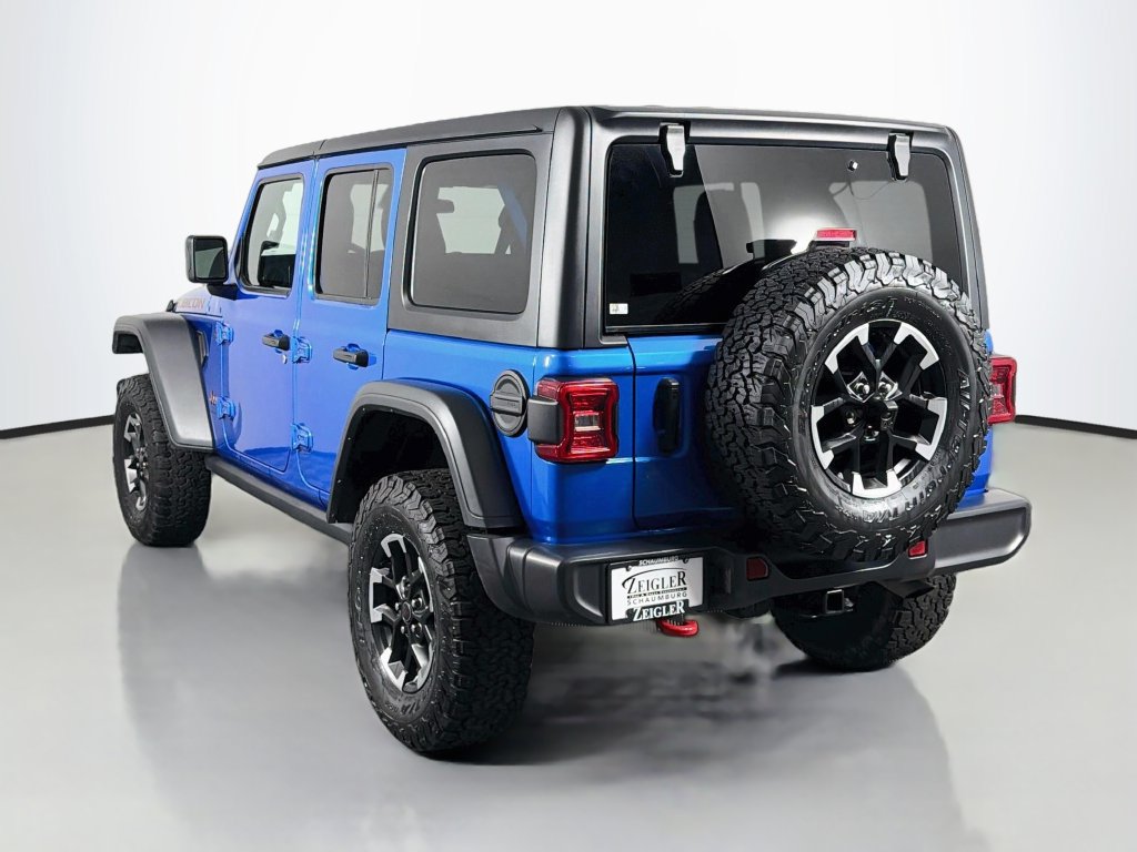 Used 2025 Jeep Wrangler Unlimited Rubicon w/ Convenience Group AWD/4WD image 5