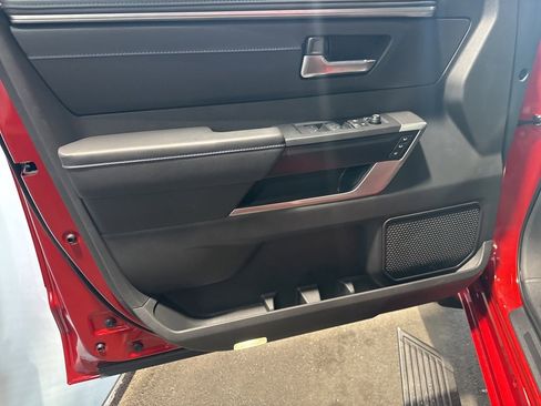 Used 2025 Toyota Sequoia Platinum image 36