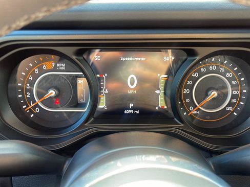 Used 2025 Jeep Wrangler Unlimited Sahara w/ Safety Group AWD/4WD image 14