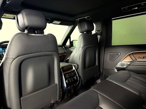 New 2025 Land Rover Range Rover Long Wheelbase SE image 26