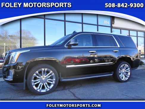 Used 2018 Cadillac Escalade Luxury image 1