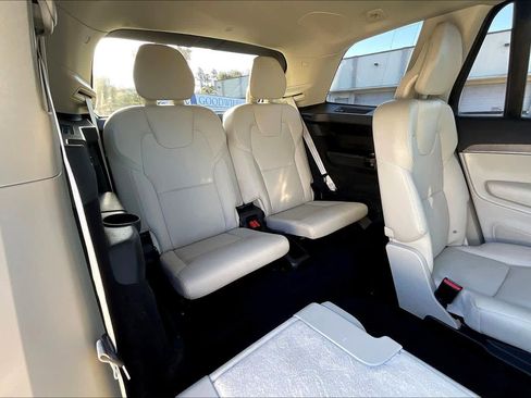 Used 2024 Volvo XC90 T8 Plus image 31