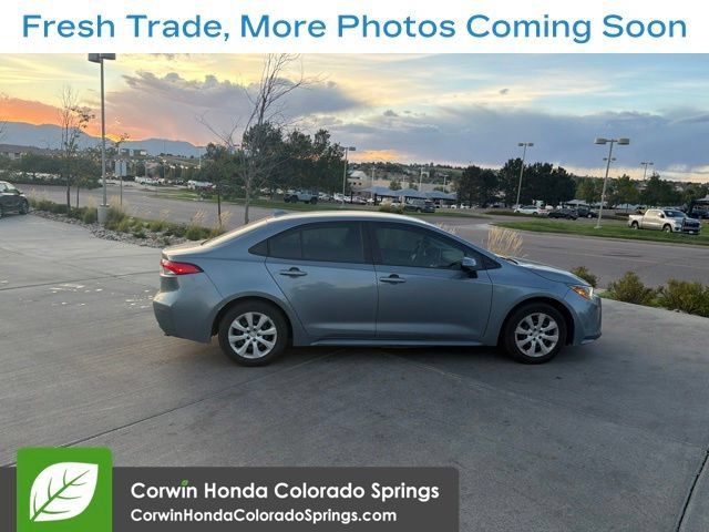Used 2020 Toyota Corolla LE FWD image 7