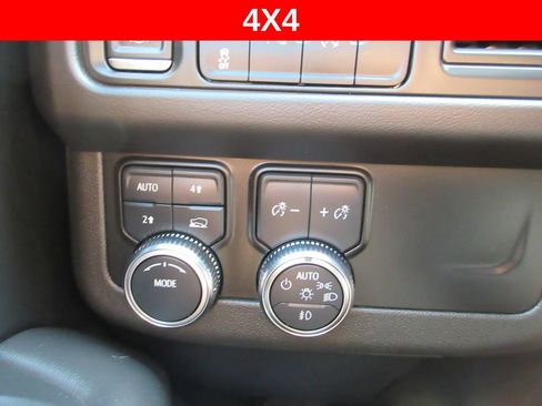 Certified 2023 GMC Yukon XL SLT AWD/4WD image 32