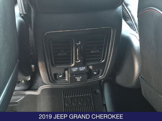 Used 2019 Jeep Grand Cherokee Trailhawk AWD/4WD image 18