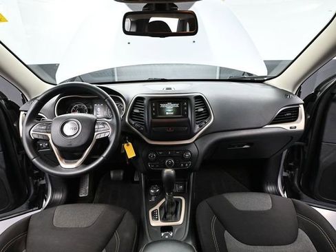 Used 2014 Jeep Cherokee Latitude image 22