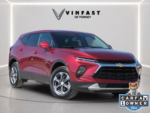 Used 2025 Chevrolet Blazer LT FWD image 1