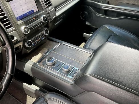 Used 2021 Ford Expedition Limited AWD/4WD image 16