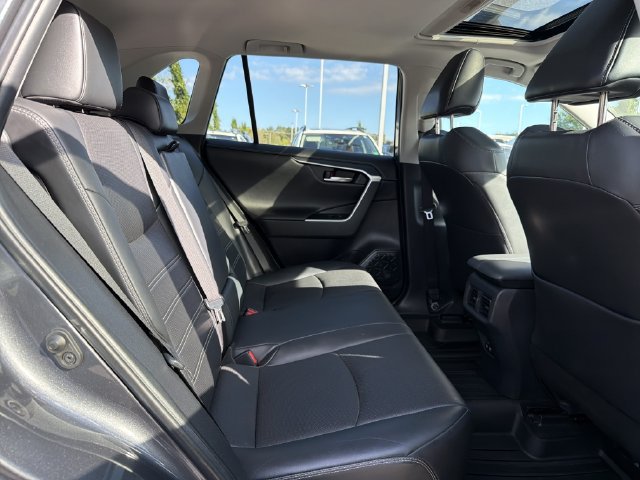 Used 2019 Toyota RAV4 Limited w/ Cold Weather Package AWD/4WD image 16
