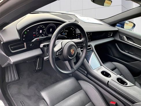 Used 2025 Porsche Taycan image 4
