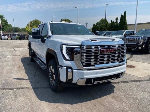 New 2025 GMC Sierra 2500 Denali w/ Denali Reserve Package image 8