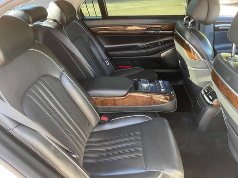 Used 2017 Genesis G90 3.3T Premium image 13