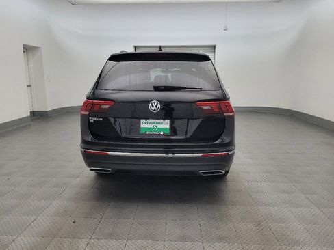 Used 2021 Volkswagen Tiguan SE w/ Panoramic Sunroof Package image 7
