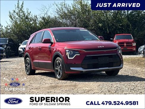 Used 2025 Kia Niro LX FWD image 1