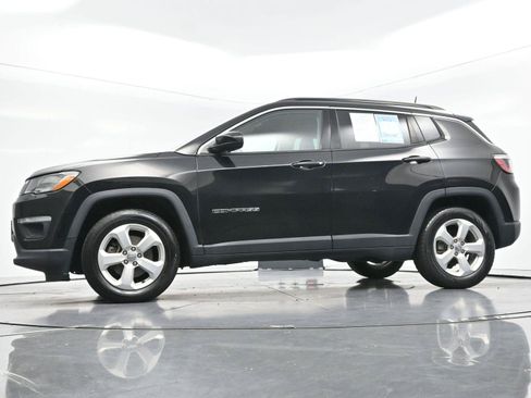 Used 2018 Jeep Compass Latitude FWD image 44